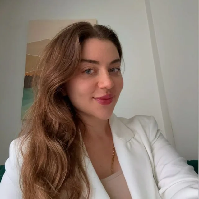 Psikolog Buse Gevgeli — Antalya Konyaaltı, portre fotoğrafı